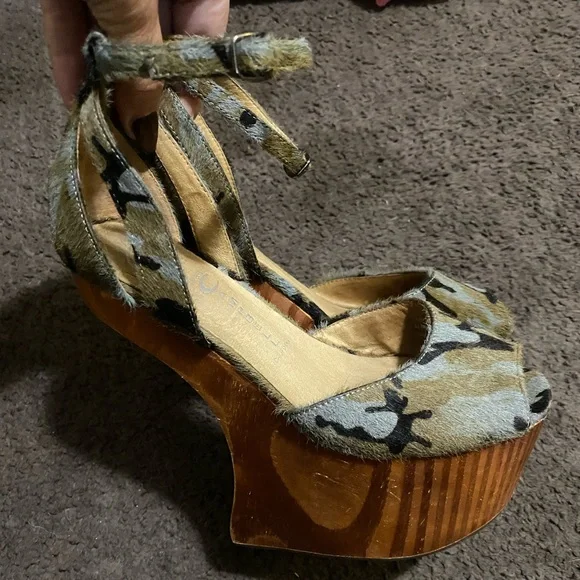 Jeffrey Campbell Shoes Jeffrey Campbell Heel Less Wedges Sz 6 M Army Camo Print Heels Poshmark